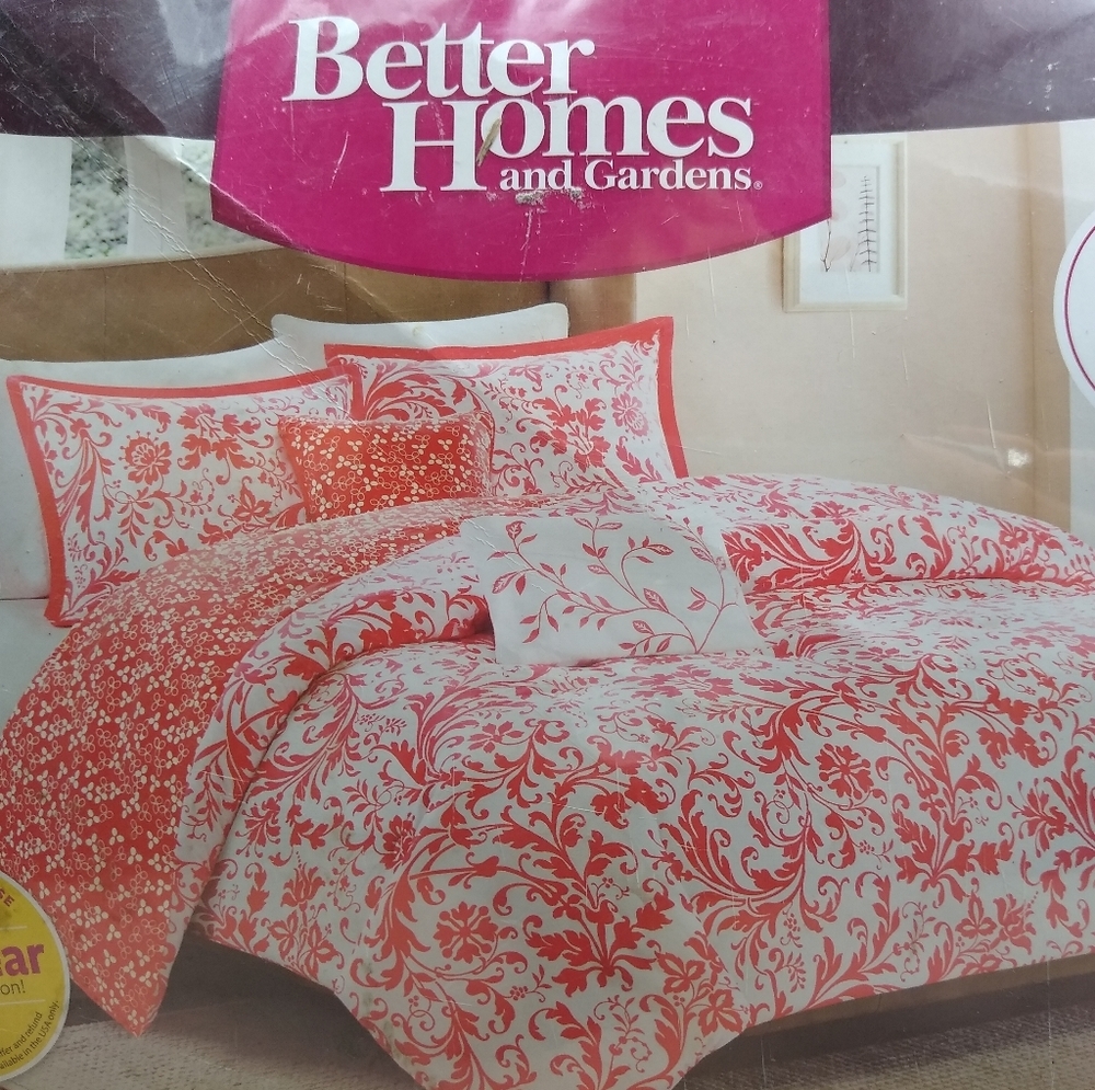 COPY - BHG 5 piece coral white bedspread full queen
